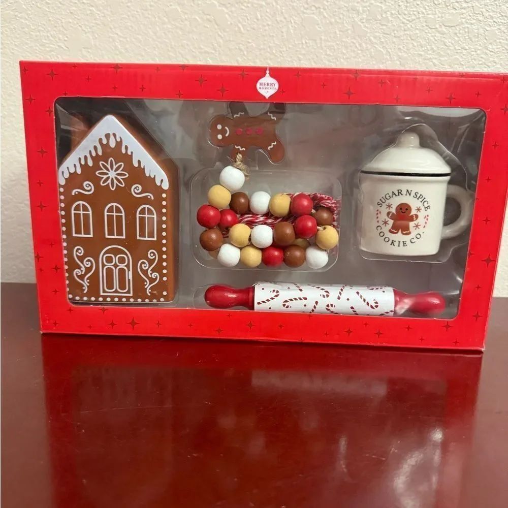 Holiday Tray Objects - Gingerbread House Collection